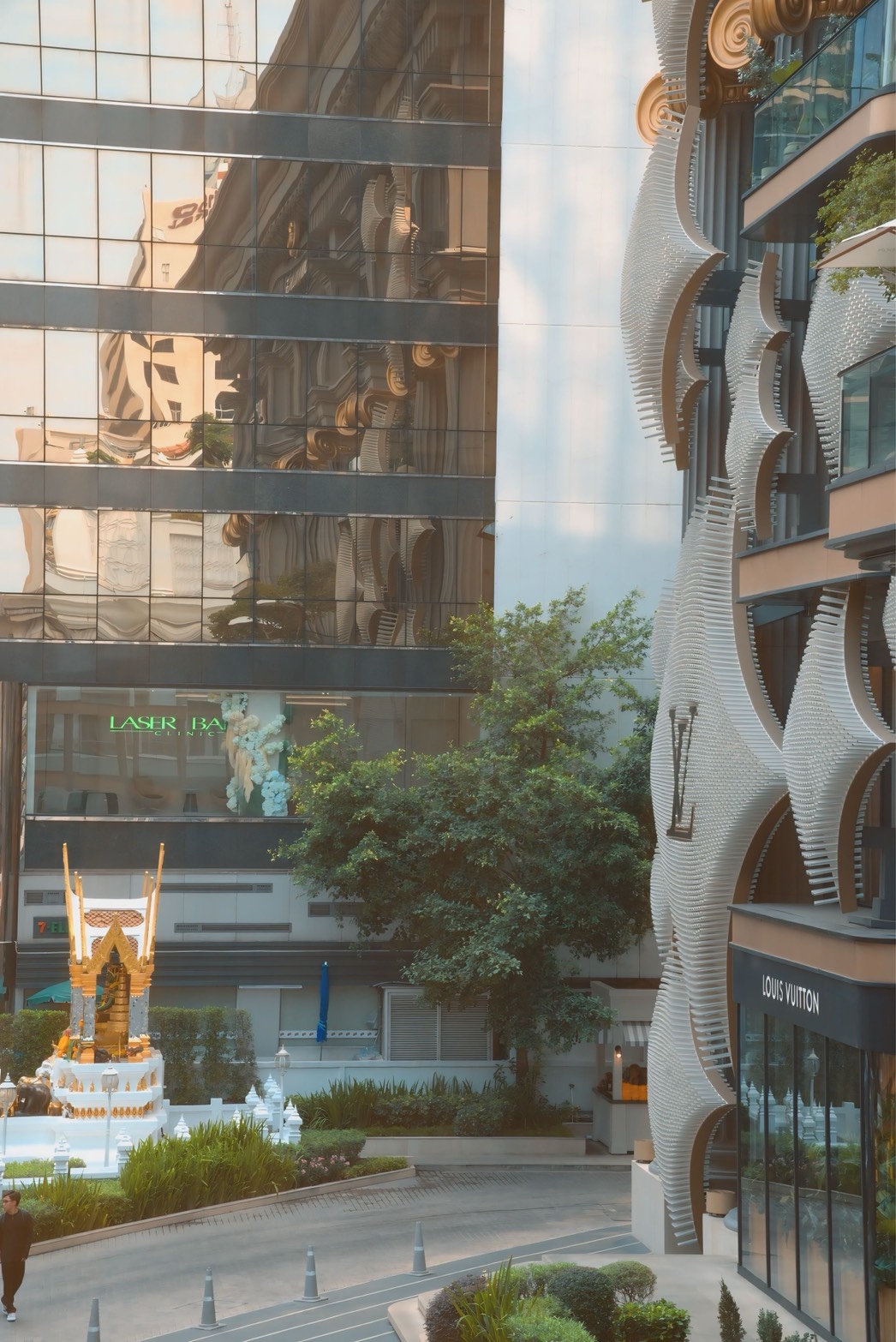 Laser Bank Clinic Building